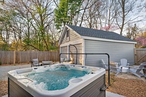 Soak and Enjoy the View: A Cozy Hot Tub Experience!