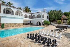 Außenseite Ferienhaus [Sommer]