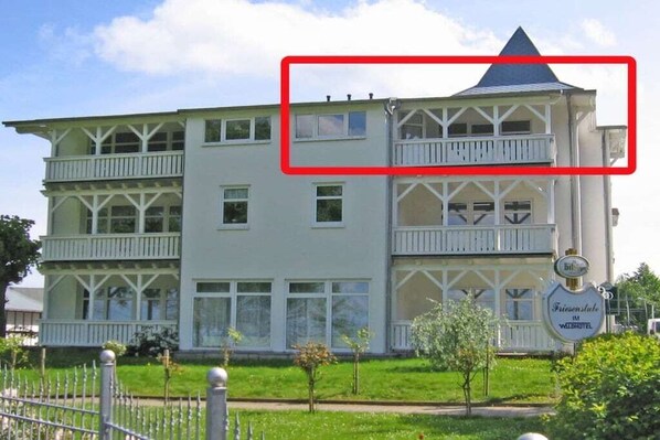 Holiday Home Exterior [summer]