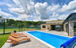 pool
