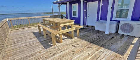 Deck Faces the Bay