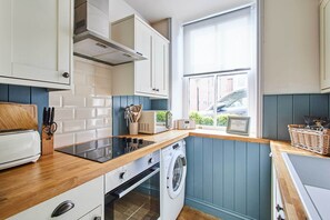 The Old Bakehouse, Whitby - Host & Stay