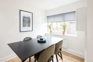 Milbanke House, Seaham - Host & Stay