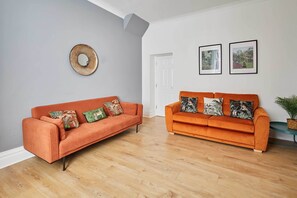 Milbanke House, Seaham - Host & Stay