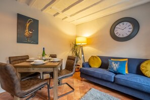 Teacup Cottage, Syderstone: Sitting room/ dining room