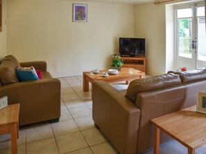 Living area | Lily Pad 8 - Lily Pad Cottages, Nassington, near Stamford