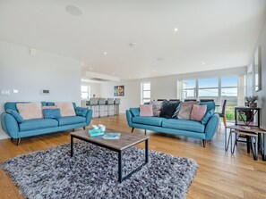 Open plan living space | 50 Degrees West, Holywell Bay, near Perranporth