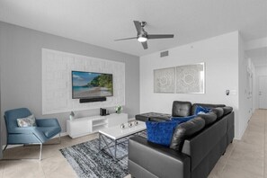 4751 Clock Tower Drive Unit 207 (5).jpg