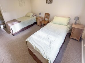 Twin bedroom | Lily Pad 7 - Lily Pad Cottages, Nassington, near Stamford