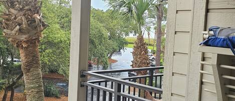 2 Minutes to the Beach! Great Balcony to enjoy the breeze.