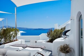 Exquisite Santorini Villa | 10 Bedrooms | Villa Luciana | Private Pool & Jacuzzi & Pool Bar | Ideal for Groups | Oia