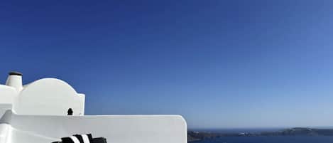 Exquisite Santorini Villa | Villa Kamelot | 3 Bedrooms | Spectacular Aegean Sea Views | Private Outdoor Hot Tub | Imerovigli