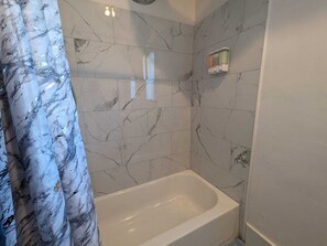 Enjoy this relaxing bathtub!
