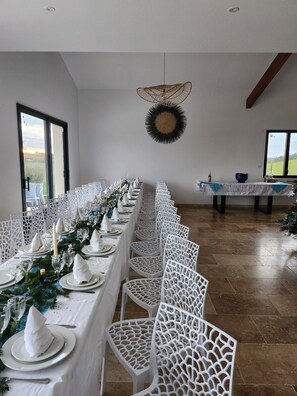 Banquet hall