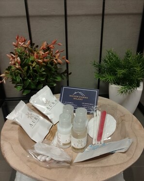 Bathroom amenities