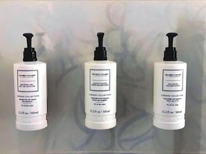 Bathroom amenities