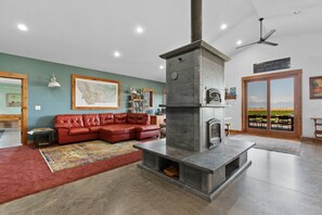 Tiki Kivi masonry soapstone heater with bake oven