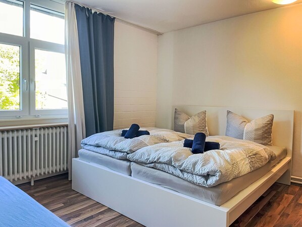 Furniture, Comfort, Window, Azure, Building, Bed Frame, Wood, Pillow, Shade, Bed