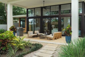 Outdoor sitting area with grill 