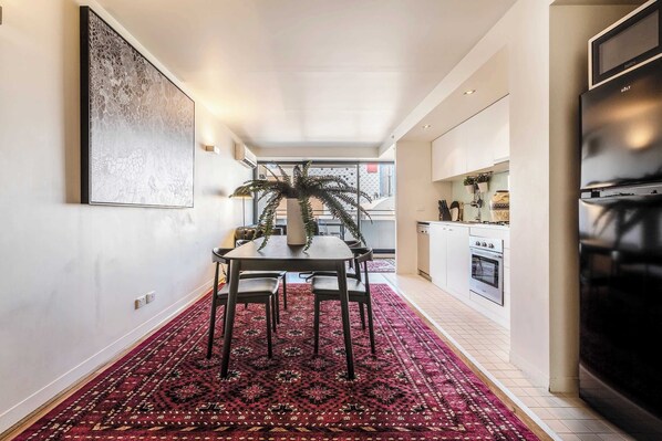 ALKINA: Open plan dining area