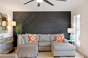 Stylish & Cozy Retreat with Coastal Charm