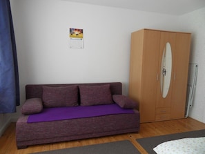 Schlafcouch im Schlafzimmer