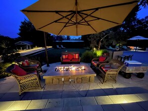 Gas firepit for the cool Sonoma evenings
