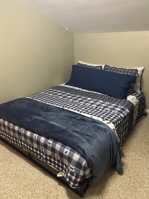 Bedroom 2 Queen Bed
