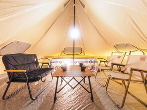 ・[Cabin+Tent] You can sleep in a tent during the warm season ♪ Please use it as a living room during the winter.