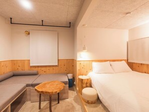 ・[CABIN] A room that feels like a hotel ♪ You can relax in your room at night.