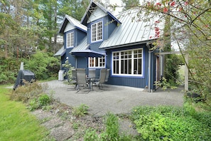 Enjoy the back patio!