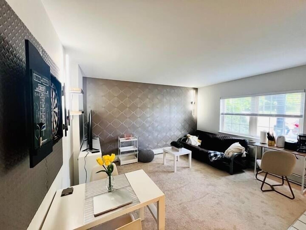 Newly renovated, sunny   1bed/1bath Apartment