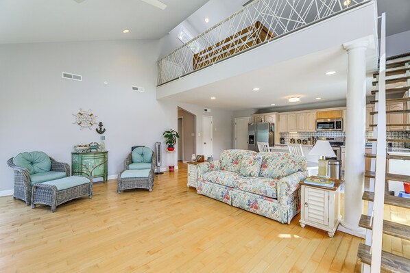 New Bern Vacation Rental | 2BR | 2BA | Stairs Required | 1,500 Sq Ft
