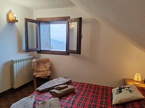 Matrimonial bedroom at 1st floor with smart TV, WIFI connection, lake views