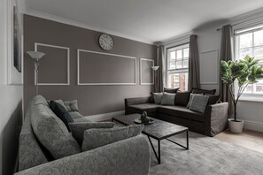 Living Room / Lounge