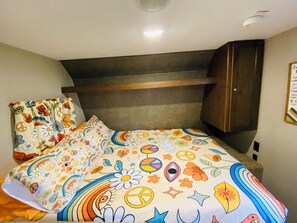 Second picture of Queen bed