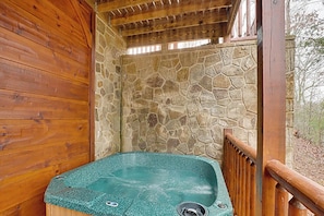 Bain à remous extérieur