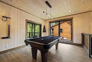 Spielezimmer