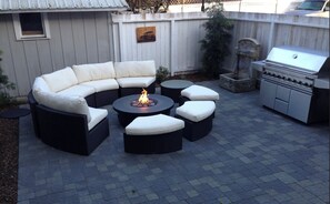 Fire pit & BBQ