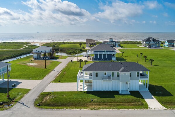 Welcome to Epic Beach Views/Gated/ Golf Course Community
