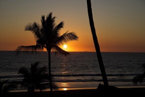 Oh wait, what? Another sunset view? It never grows old, it just doesn't.