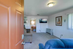 Living Room | Free WiFi | Smart TV | Full Sleeper Sofa | 1st Floor