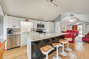 Interior | Open Floor Plan | Free WiFi