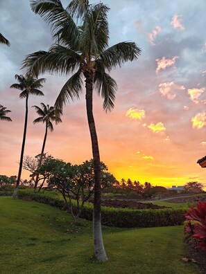 Fantastic sunsets right on your lanai!
