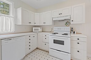 The Cedar House - fully equipped kitchen