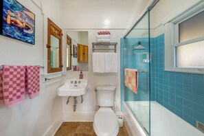 Full bathroom with tub/shower combo