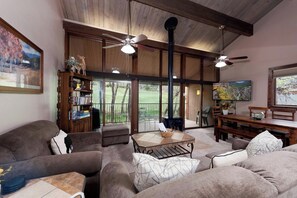 Open Floor Plan - Deck, Fireplace, TV, Sleeper Sofa