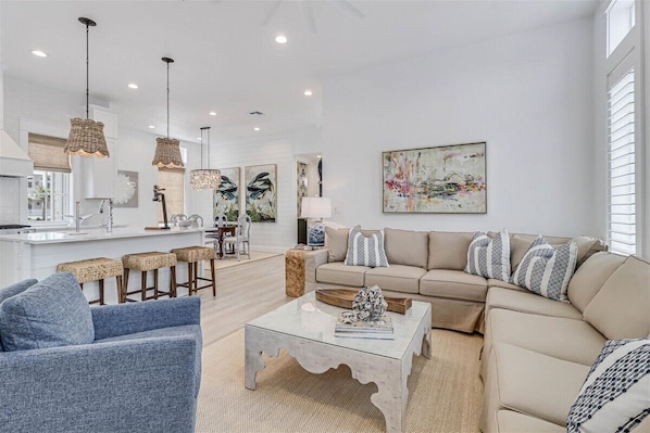 Living Area, 1st Floor