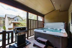Bear Hollow Village 5531 by Moose Management - Private Hot Tub