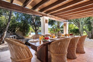 Outdoor dining
